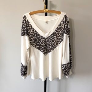 7th Ray Cheetah Pullover, Cream